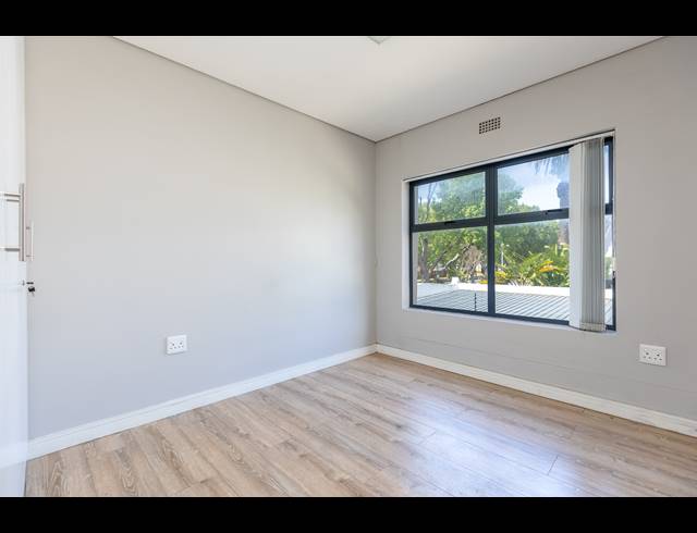 2 BEDROOM APARTMENT FOR SALE IN KENILWORTH